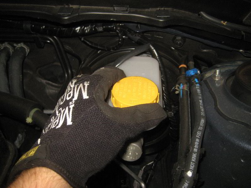 Subaru-Forester-Front-Brake-Pads-Replacement-Guide-025