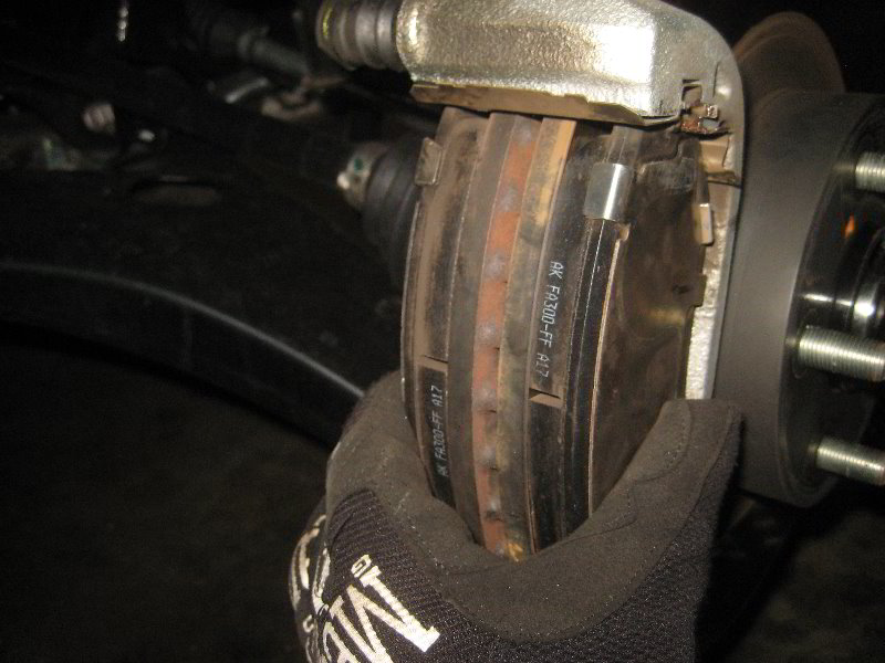 Subaru-Forester-Front-Brake-Pads-Replacement-Guide-029