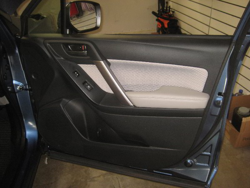 Subaru-Forester-Interior-Door-Panel-Removal-Guide-001