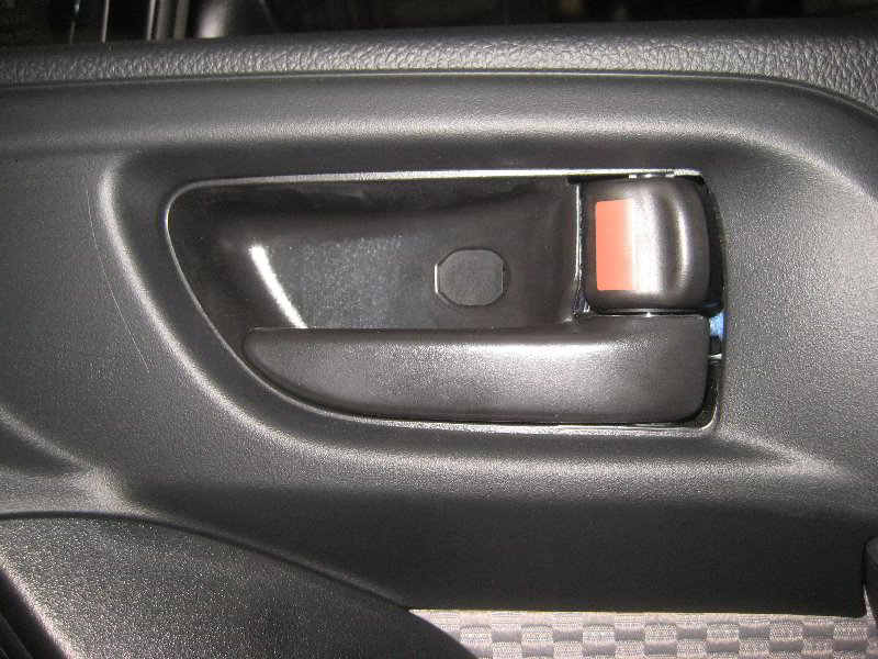 Subaru-Forester-Interior-Door-Panel-Removal-Guide-002
