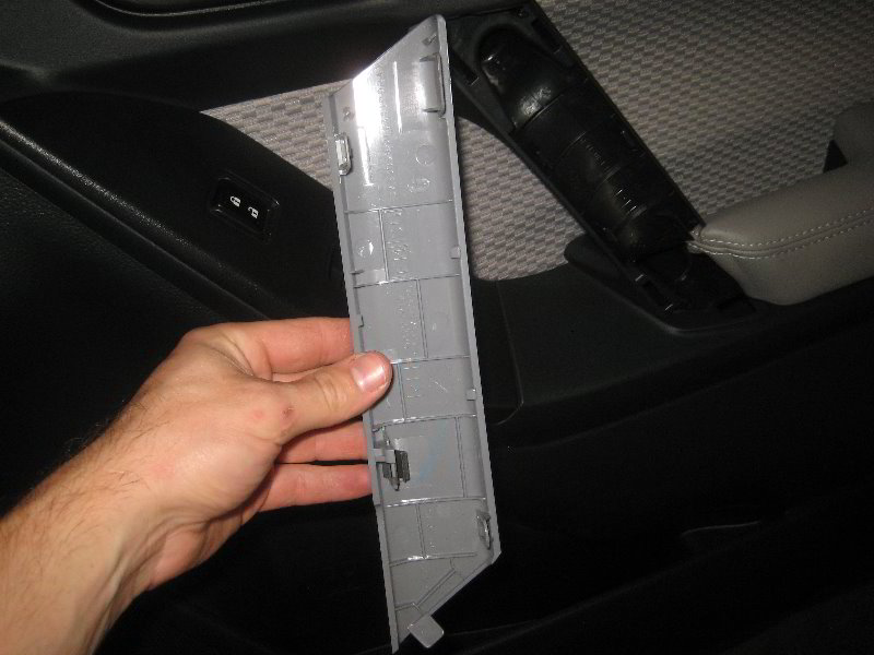 Subaru-Forester-Interior-Door-Panel-Removal-Guide-009