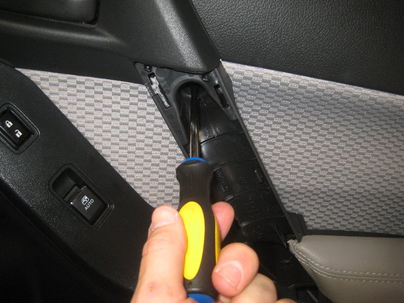 Subaru-Forester-Interior-Door-Panel-Removal-Guide-057