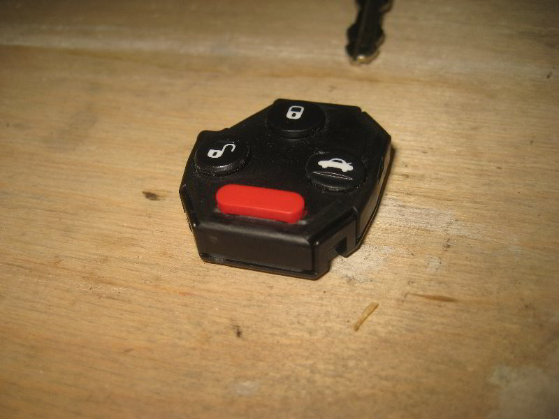 Subaru-Forester-Key-Fob-Battery-Replacement-Guide-020