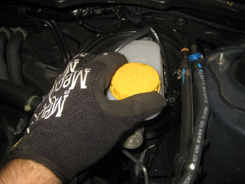 Subaru-Forester-Rear-Disc-Brake-Pads-Replacement-Guide-025