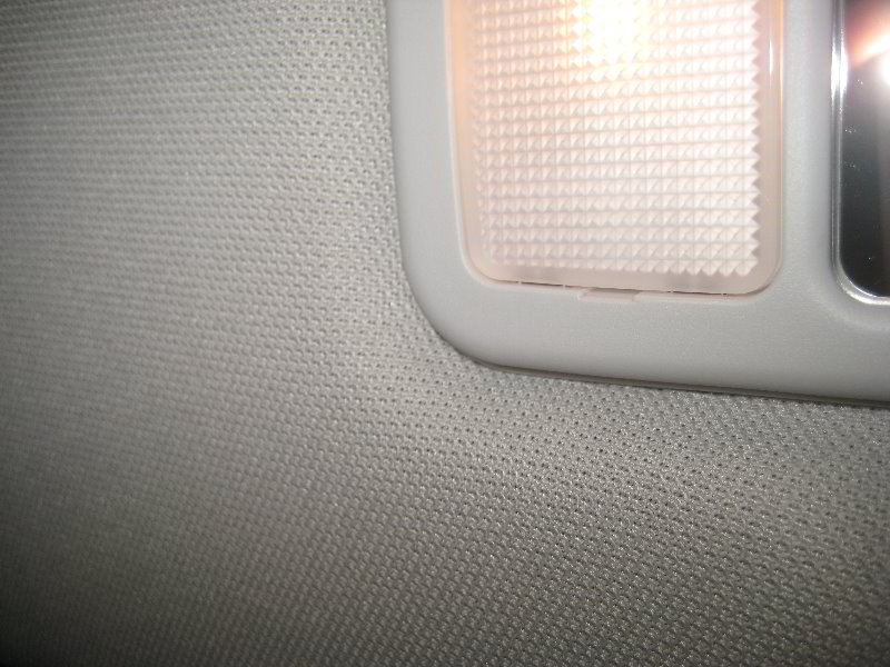 Subaru-Forester-Vanity-Mirror-Light-Bulb-Replacement-Guide-003