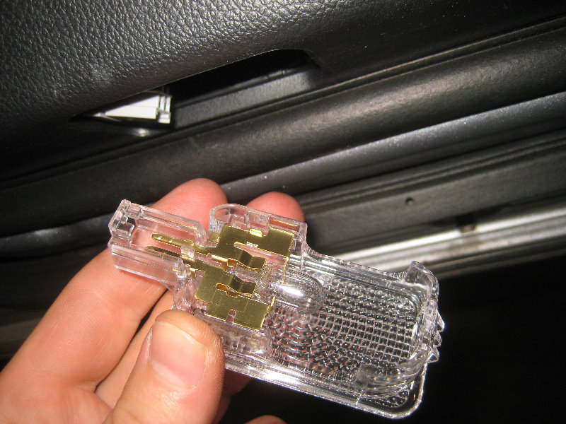 Subaru-Outback-Door-Panel-Courtesy-Step-Light-Bulb-Replacement-Guide-004