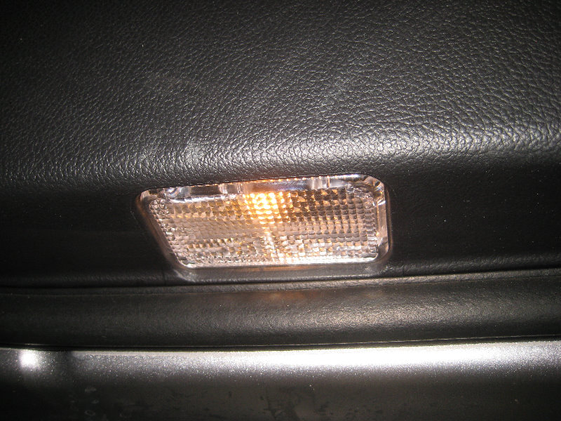 Subaru-Outback-Door-Panel-Courtesy-Step-Light-Bulb-Replacement-Guide-010