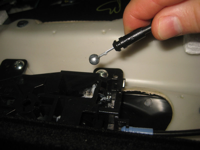 Subaru-Outback-Interior-Door-Panel-Removal-Speaker-Upgrade-Guide-018