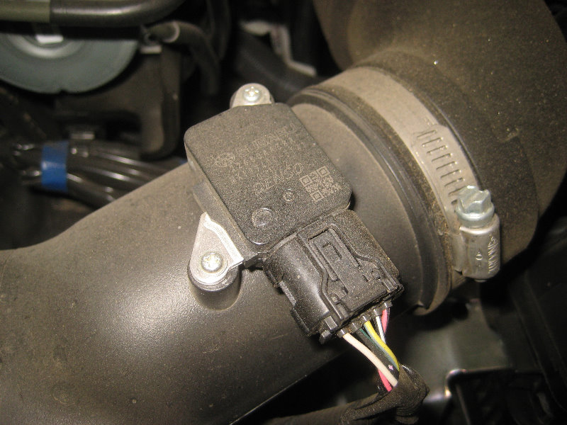 Subaru-Outback-MAF-Sensor-Cleaning-Replacement-Guide-002