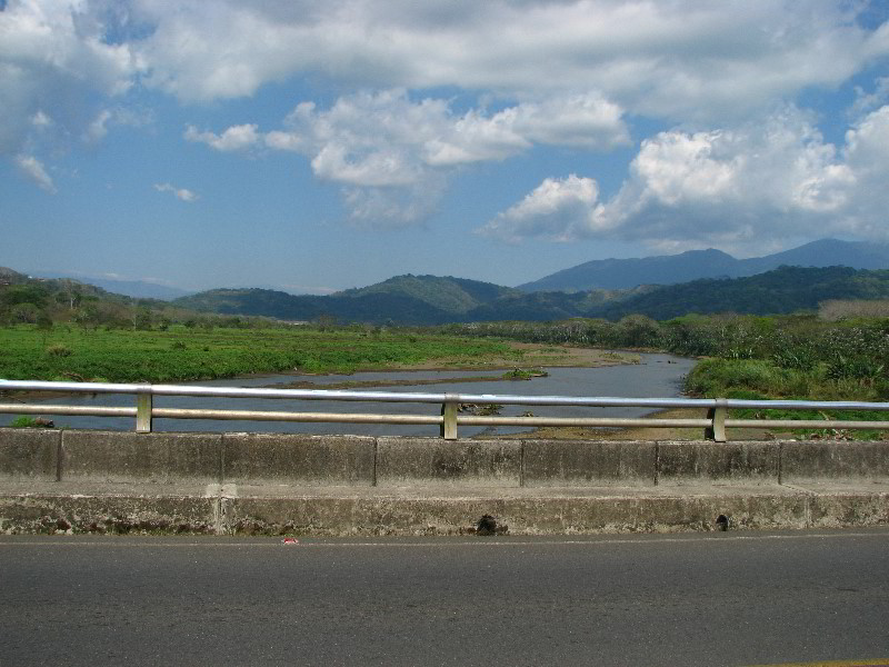 Tarcoles-River-Crocodile-Feeding-Costa-Rica-017
