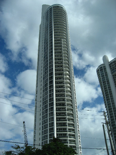 Pinnacle-Condos-Sunny-Isles-Beach-FL-004