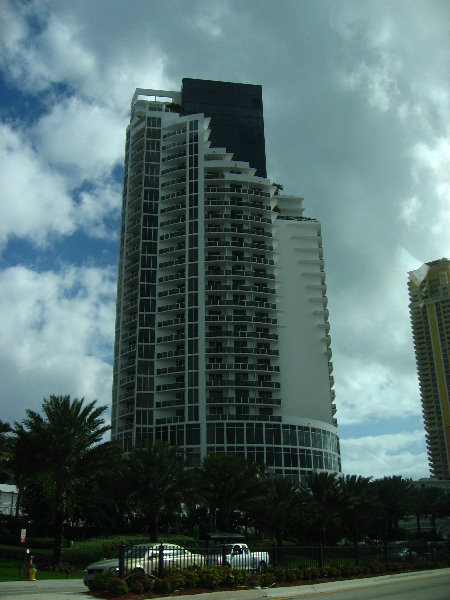 Pinnacle-Condos-Sunny-Isles-Beach-FL-006