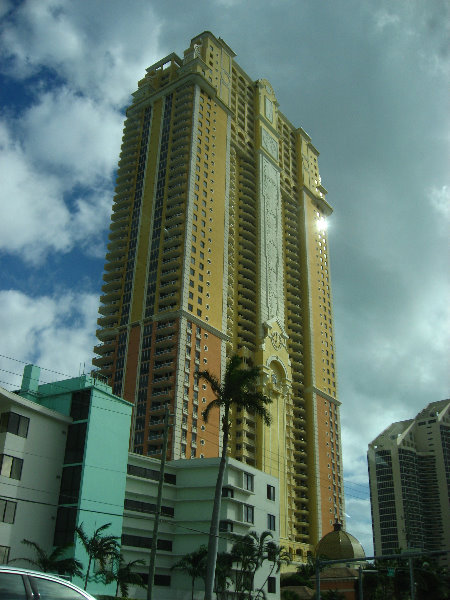 Pinnacle-Condos-Sunny-Isles-Beach-FL-009