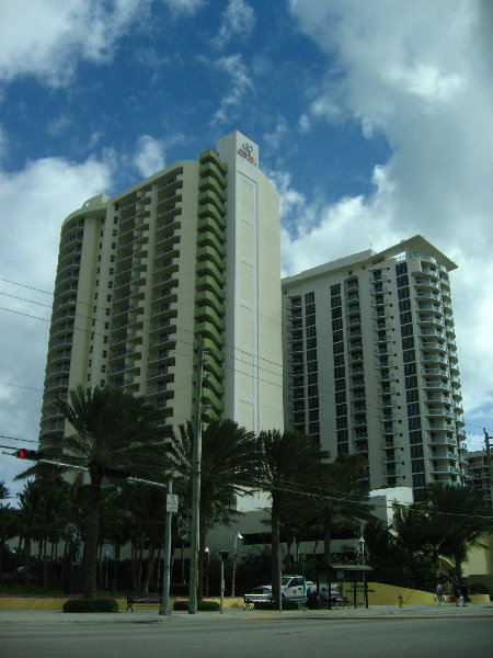 Pinnacle-Condos-Sunny-Isles-Beach-FL-015