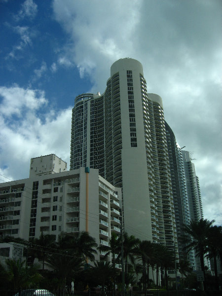 Pinnacle-Condos-Sunny-Isles-Beach-FL-016