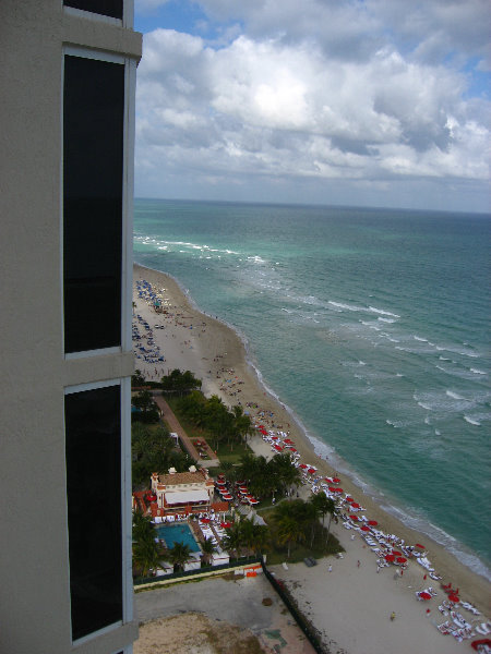 Pinnacle-Condos-Sunny-Isles-Beach-FL-034