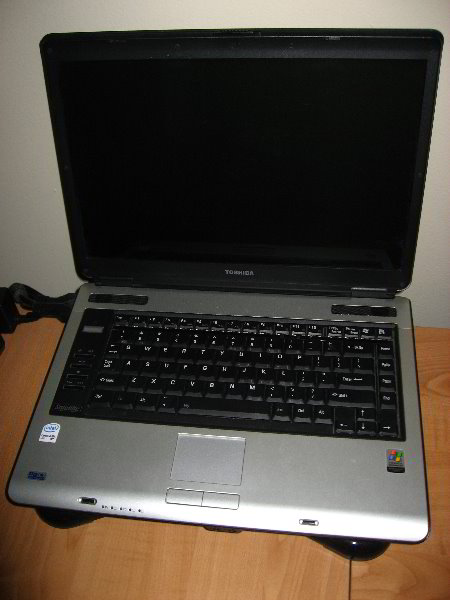 Toshiba-A105-Laptop-Disassembly-Guide-001