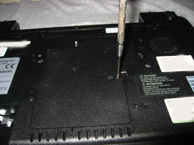 Toshiba-A105-Laptop-Disassembly-Guide-009