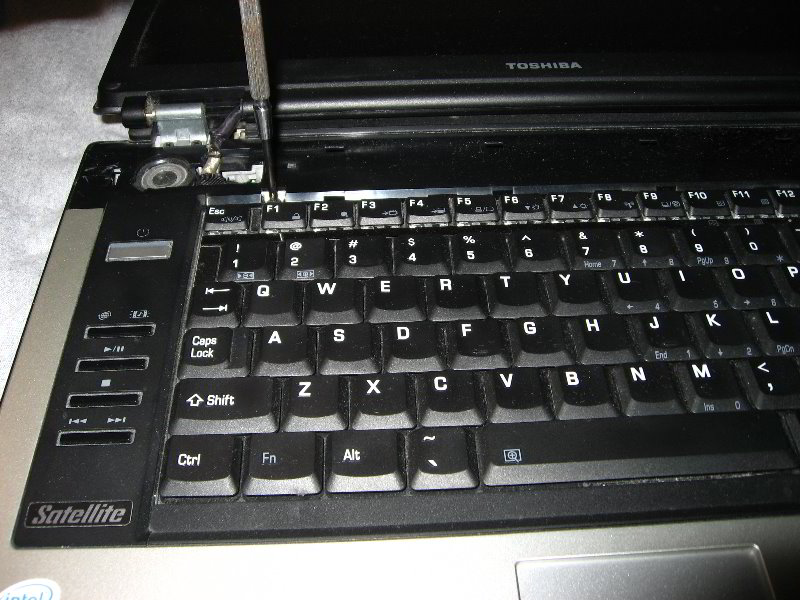Toshiba-A105-Laptop-Disassembly-Guide-027
