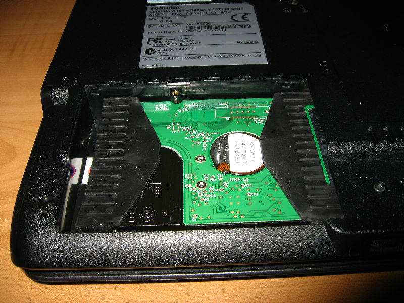 Toshiba-A105-Laptop-HDD-RAM-Upgrade-015