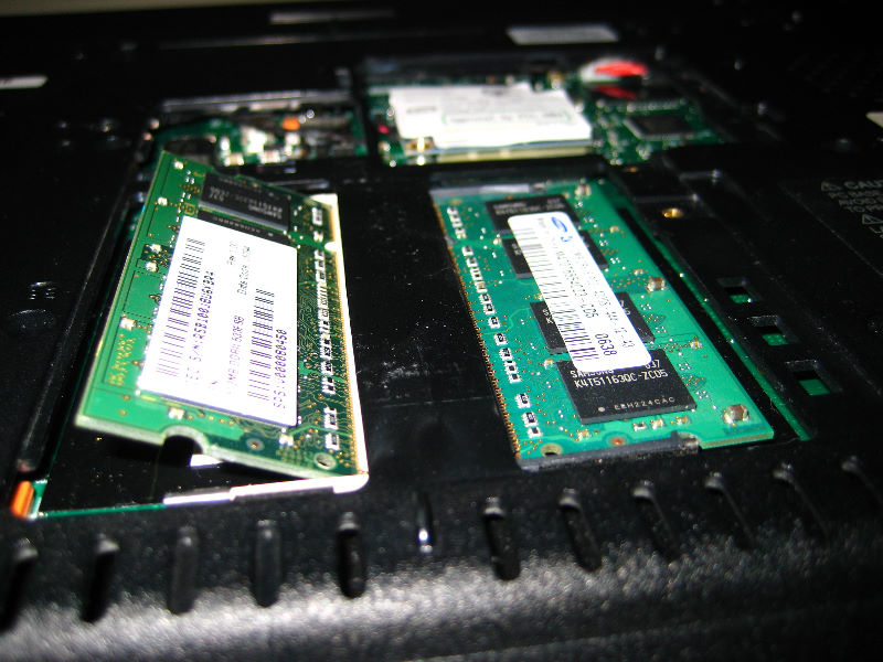 Toshiba-A105-Laptop-HDD-RAM-Upgrade-024