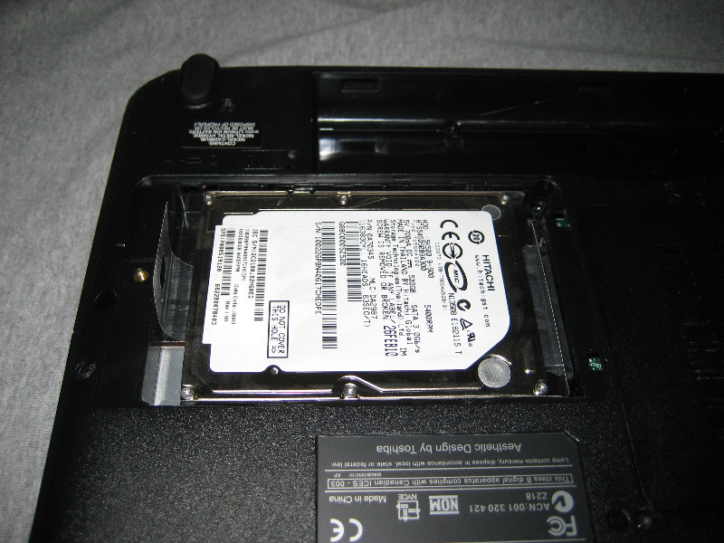 Toshiba-Satellite-A505-Hard-Drive-RAM-Upgrade-Guide-008