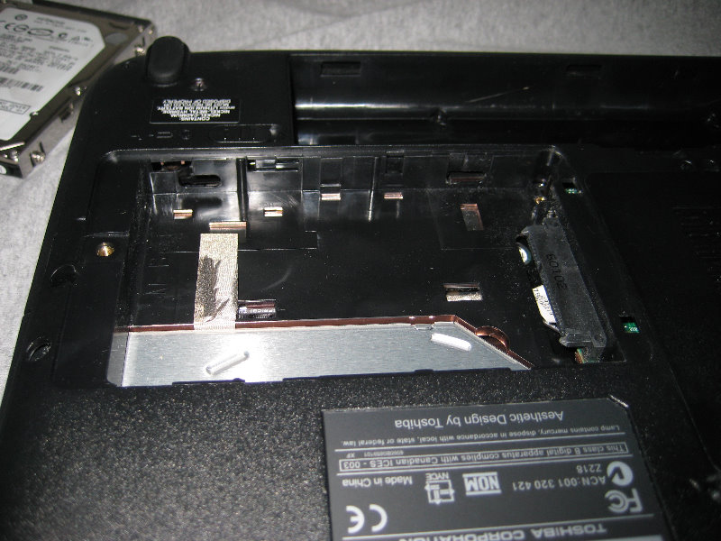 Toshiba-Satellite-A505-Hard-Drive-RAM-Upgrade-Guide-013