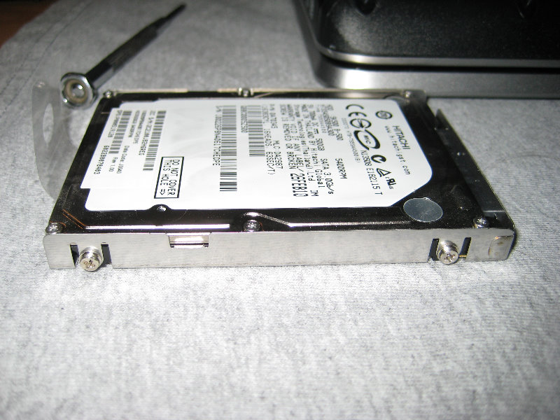 Toshiba-Satellite-A505-Hard-Drive-RAM-Upgrade-Guide-015