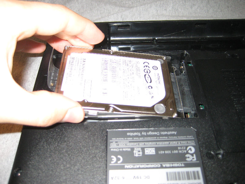 Toshiba-Satellite-A505-Hard-Drive-RAM-Upgrade-Guide-021