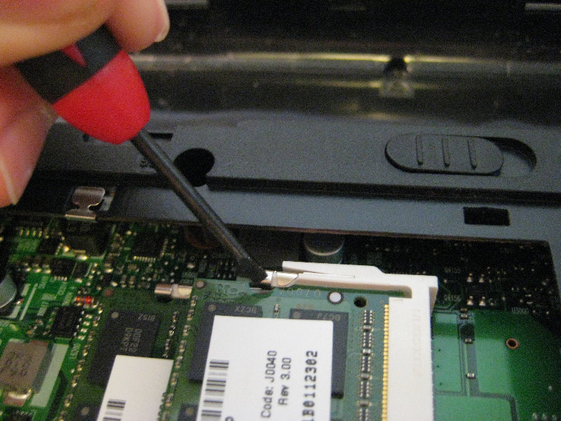 Toshiba-Satellite-A505-Hard-Drive-RAM-Upgrade-Guide-034