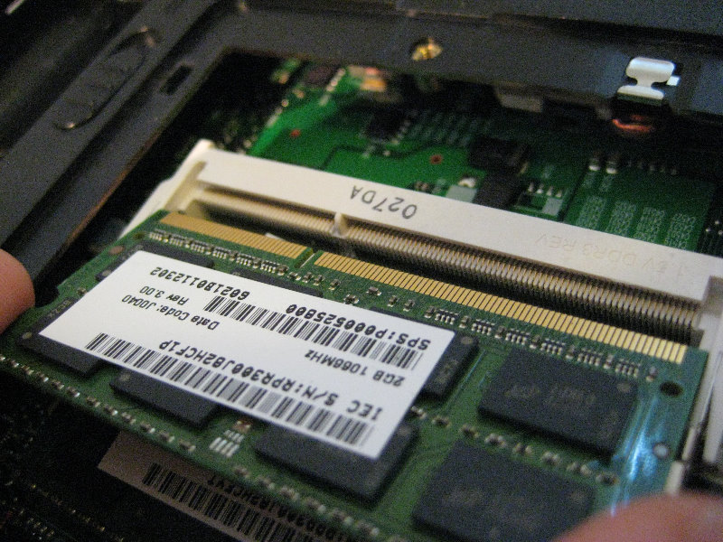 Toshiba-Satellite-A505-Hard-Drive-RAM-Upgrade-Guide-040