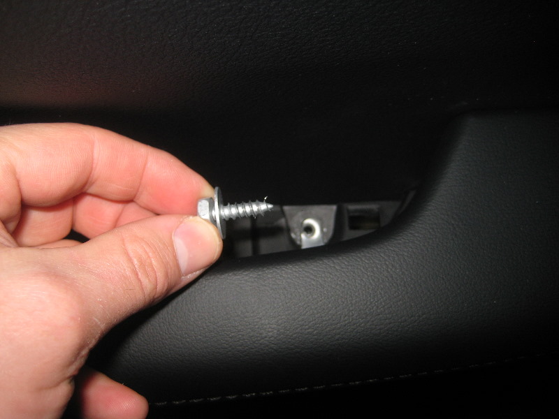 Toyota-Avalon-Interior-Door-Panel-Removal-Guide-023