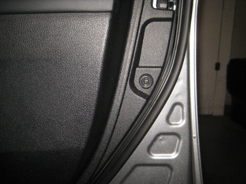 Toyota-Avalon-Interior-Door-Panel-Removal-Guide-024