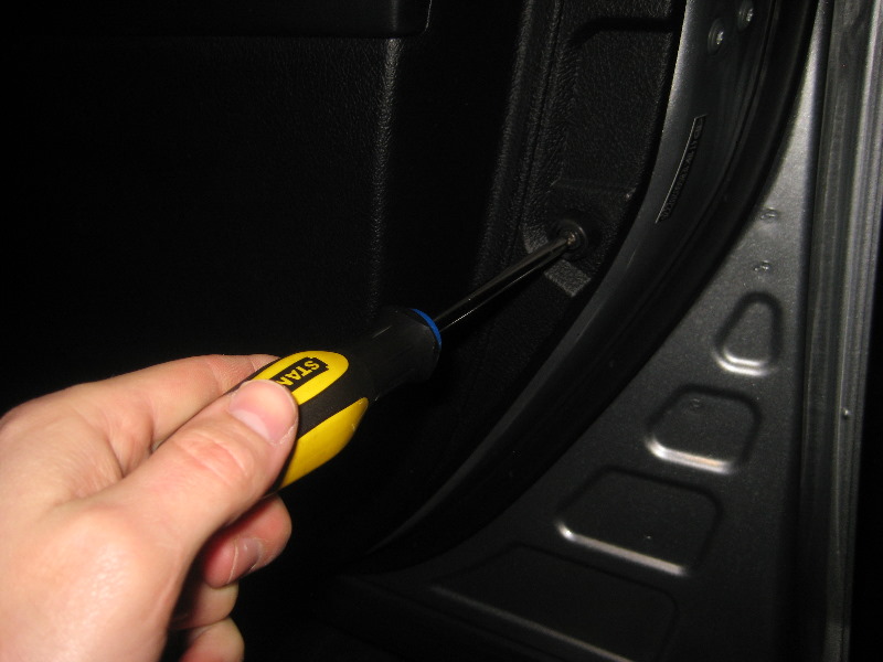 Toyota-Avalon-Interior-Door-Panel-Removal-Guide-025