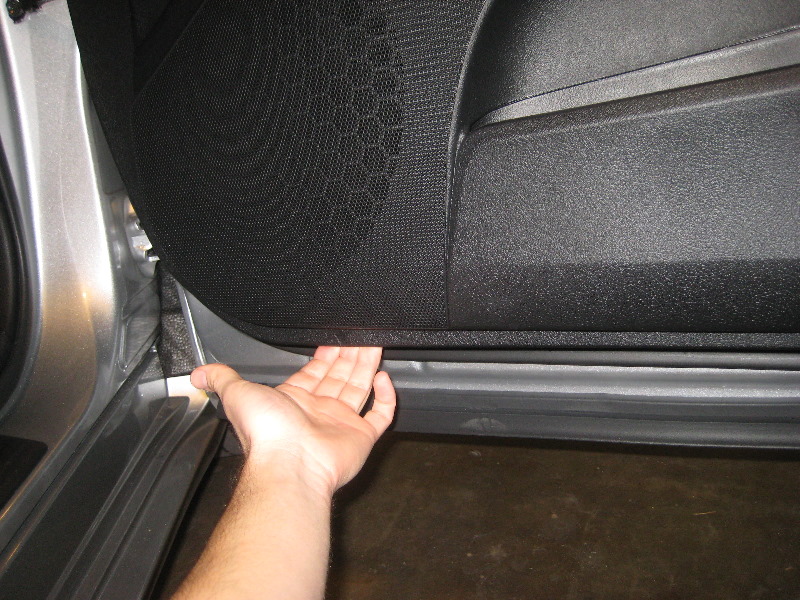 Toyota-Avalon-Interior-Door-Panel-Removal-Guide-033