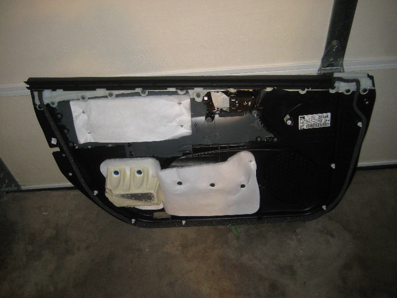 Toyota-Avalon-Interior-Door-Panel-Removal-Guide-042