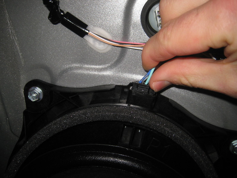 Toyota-Avalon-Interior-Door-Panel-Removal-Guide-045