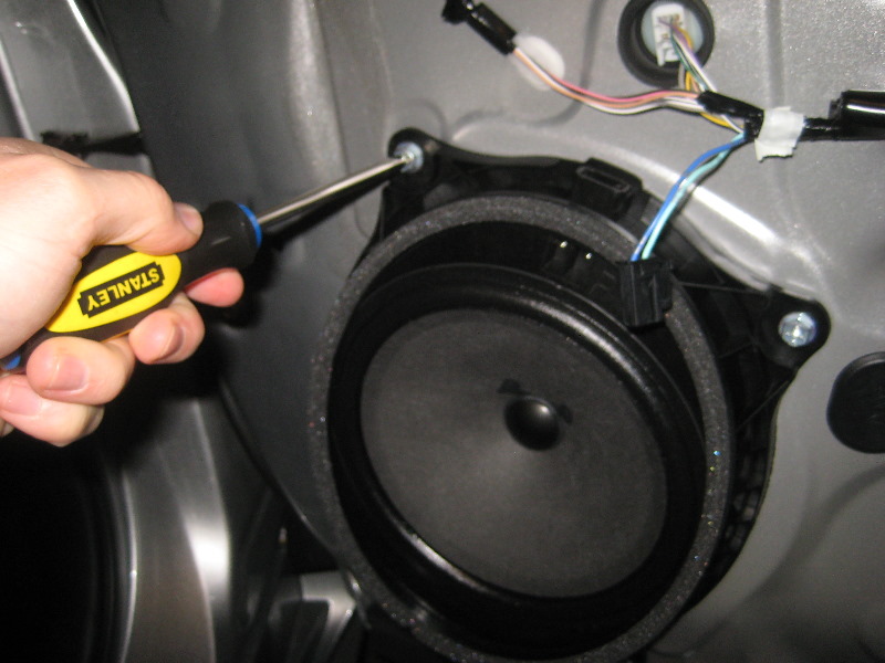 Toyota-Avalon-Interior-Door-Panel-Removal-Guide-046