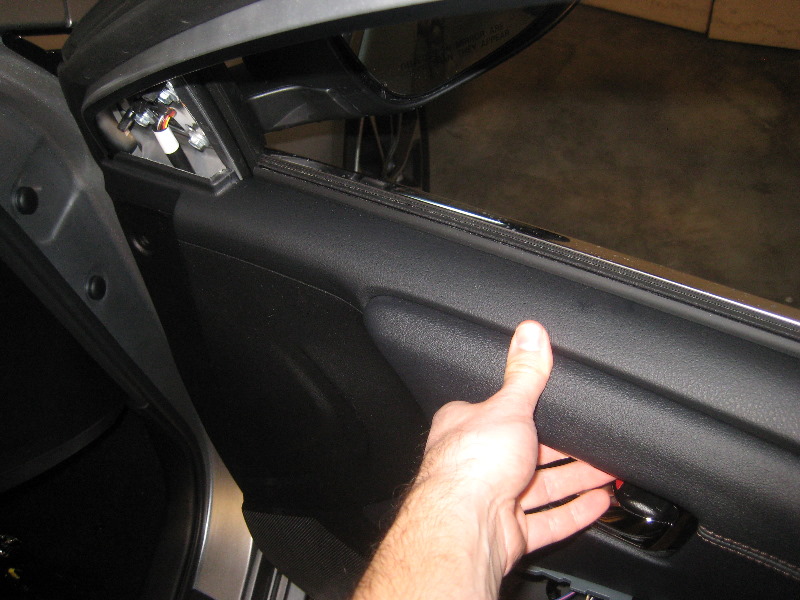 Toyota-Avalon-Interior-Door-Panel-Removal-Guide-050