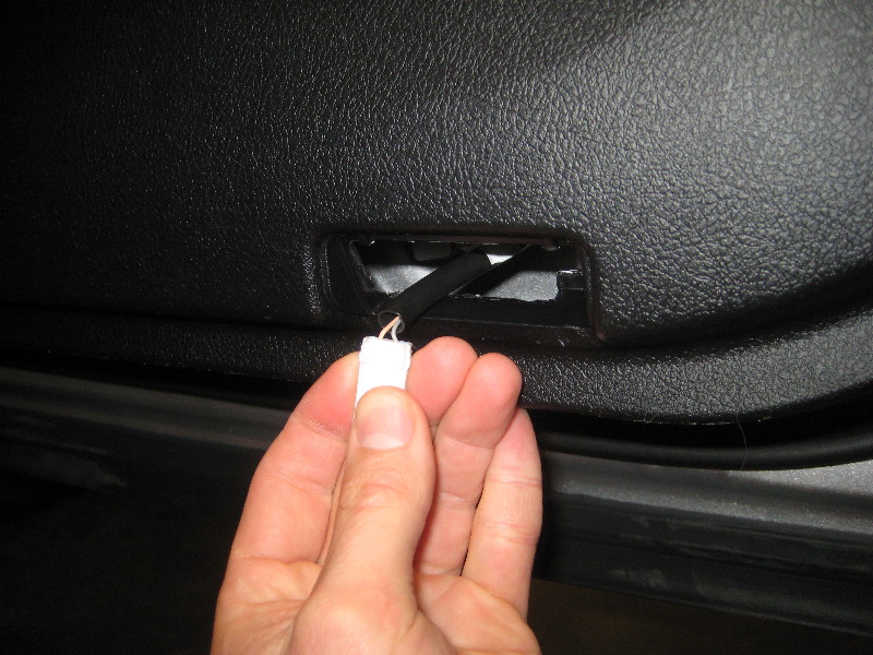 Toyota-Avalon-Interior-Door-Panel-Removal-Guide-051