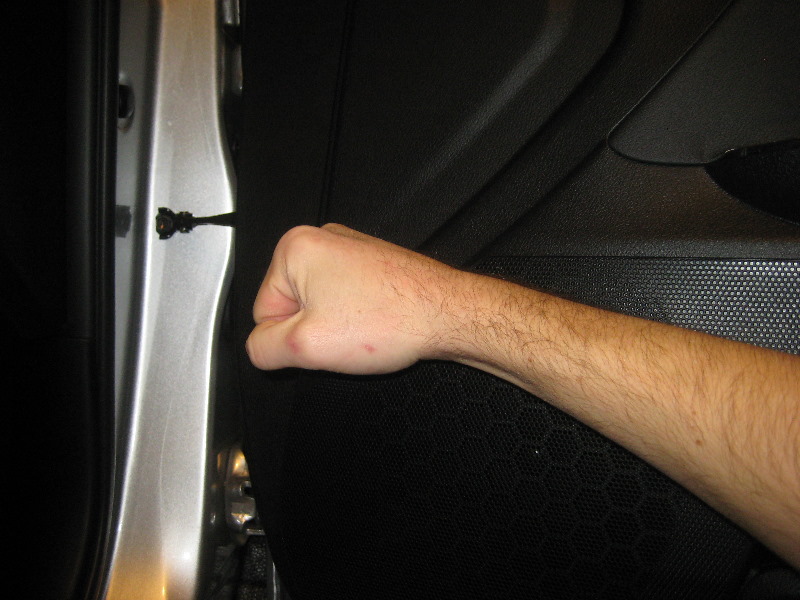 Toyota-Avalon-Interior-Door-Panel-Removal-Guide-053