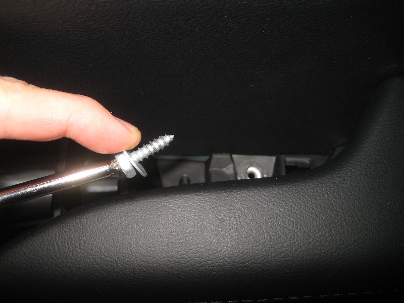 Toyota-Avalon-Interior-Door-Panel-Removal-Guide-057