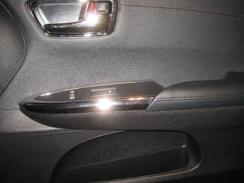 Toyota-Avalon-Interior-Door-Panel-Removal-Guide-069