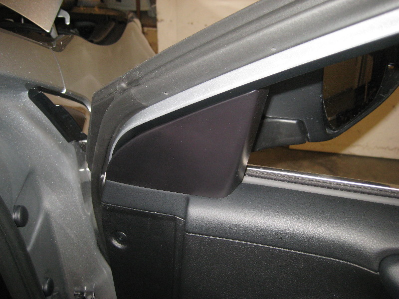 Toyota-Avalon-Interior-Door-Panel-Removal-Guide-071