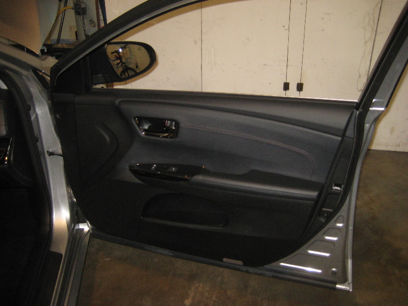 Toyota-Avalon-Interior-Door-Panel-Removal-Guide-072