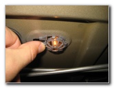 Toyota-Avalon-Trunk-Light-Bulb-Replacement-Guide-003