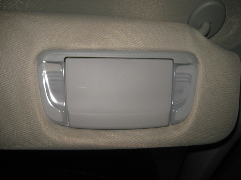 Toyota-Avalon-Vanity-Mirror-Light-Bulbs-Replacement-Guide-013