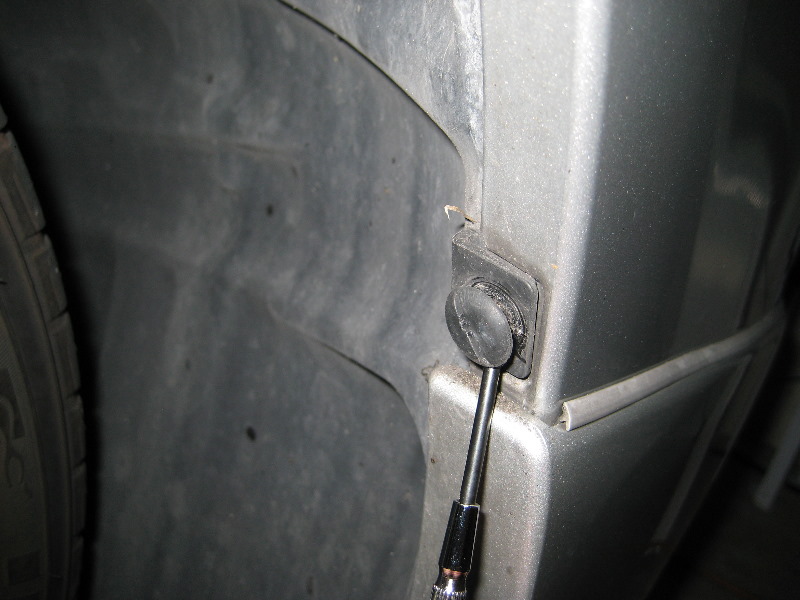 Toyota-Camry-Headlight-Bulbs-Replacement-Guide-026