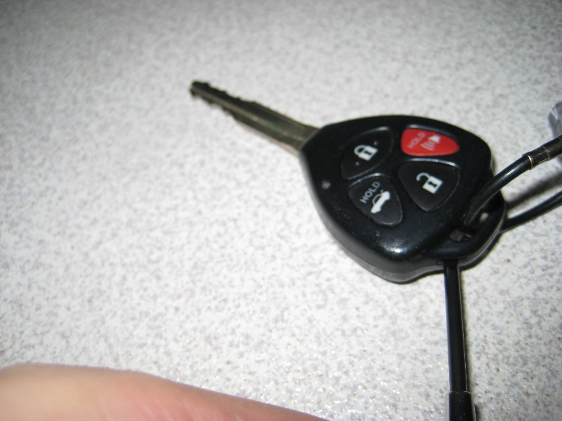 Toyota-Camry-Key-Fob-Battery-Replacement-Guide-002