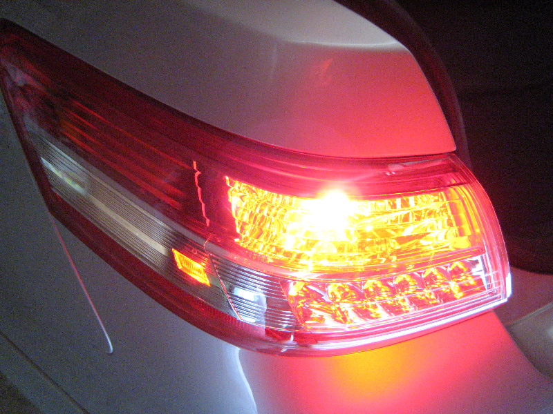 Toyota-Camry-Tail-Light-Bulbs-Replacement-Guide-026